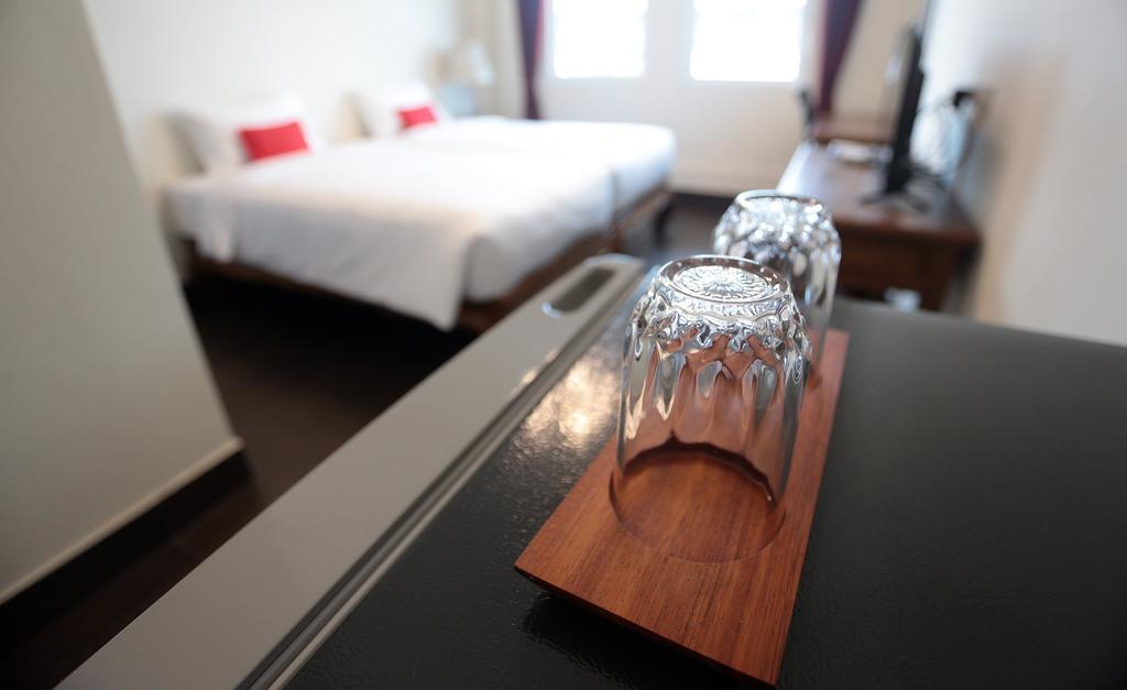 The Myth - Sud Sathorn Bed & Breakfast Bangkok Ngoại thất bức ảnh