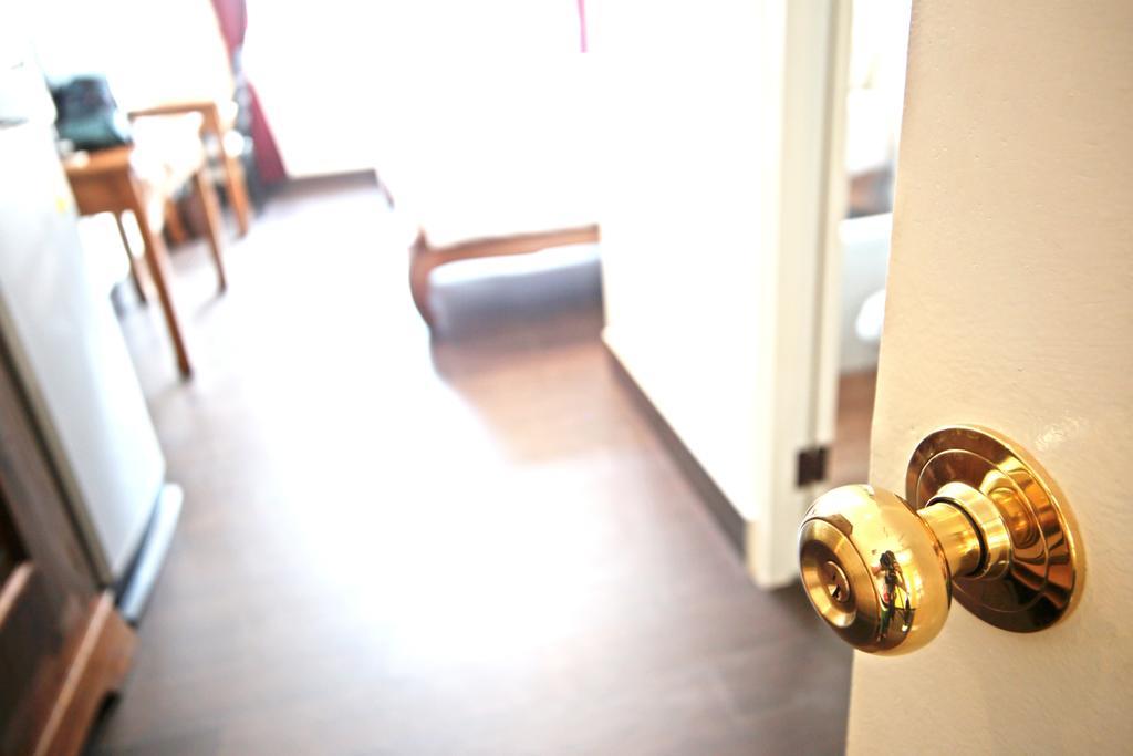 The Myth - Sud Sathorn Bed & Breakfast Bangkok Ngoại thất bức ảnh