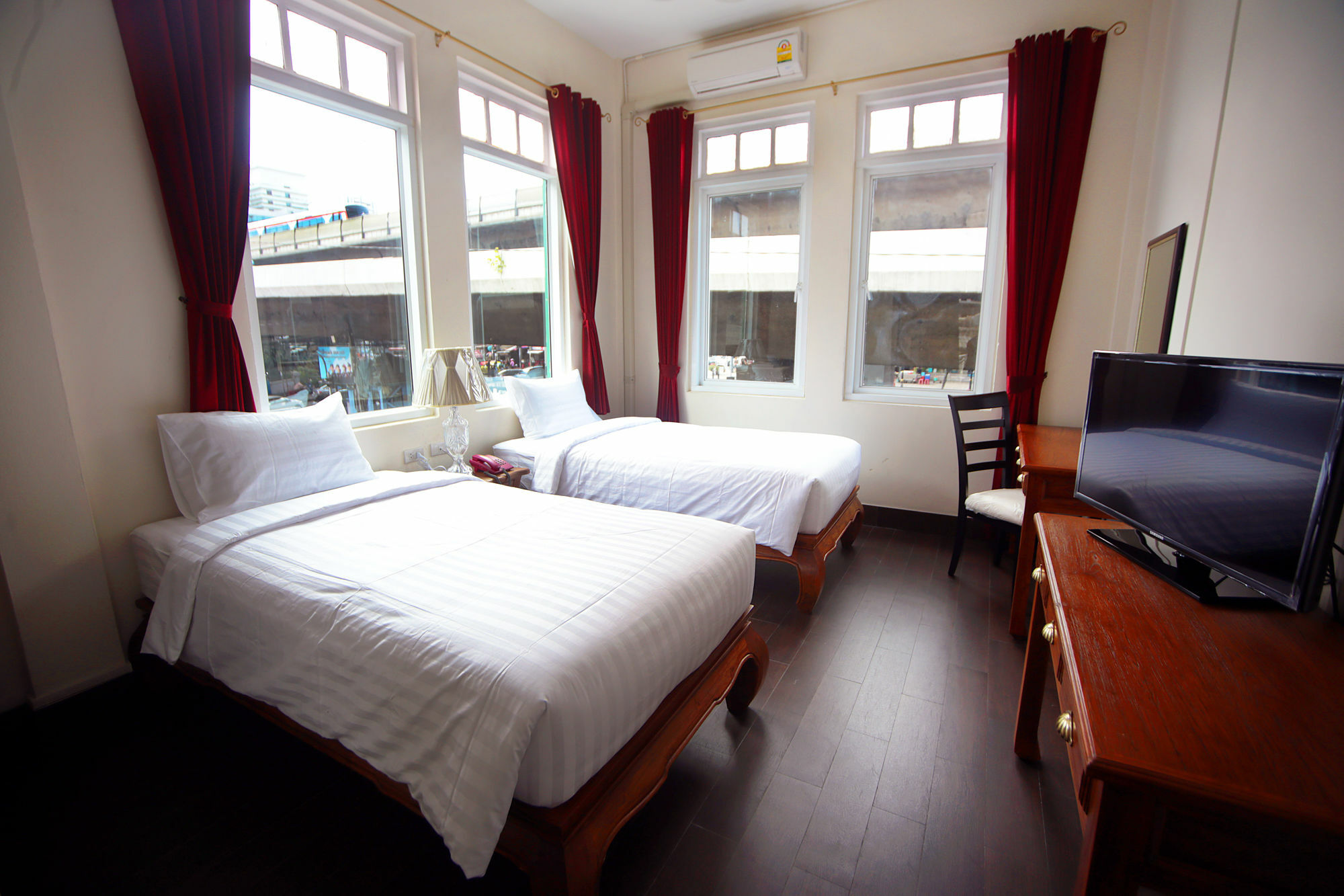 The Myth - Sud Sathorn Bed & Breakfast Bangkok Ngoại thất bức ảnh